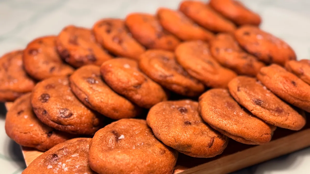 Nybakade chocolate chip cookies